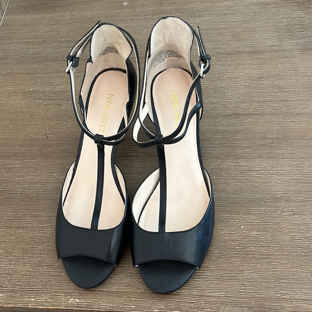 Black Nine West shoes size 7 M - Picture 3 of 8